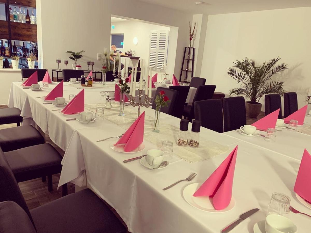 Hotel & Restaurant Rosenhof Μπέργκεν Εξωτερικό φωτογραφία